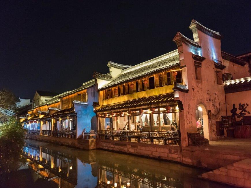 凤姐在美国近况曝光,对比留在国内的芙蓉姐姐